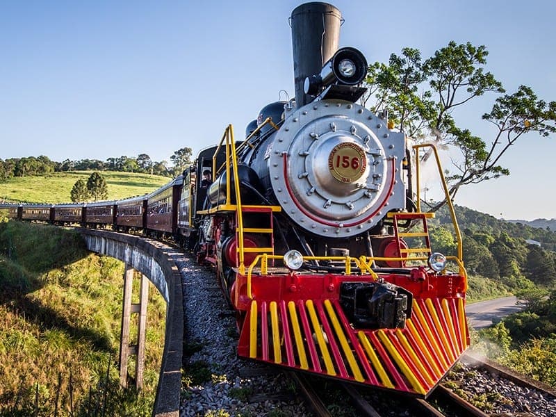 Passeio de trem Maria Fumaça pela região da uva e vinho